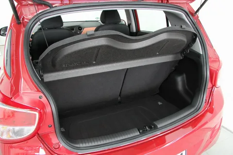 Hyundai I30 trunk latch