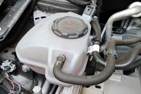 Nissan Pathfinder Coolant Reservoir Nissan Pathfinder Coolant Reservoir